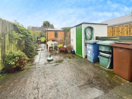 2 bedroom Terraced House to let in Moss Road, Lambeg, BT27