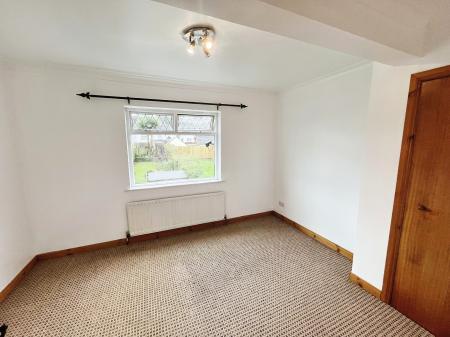 2 bedroom Terraced House to let in Moss Road, Lambeg, BT27
