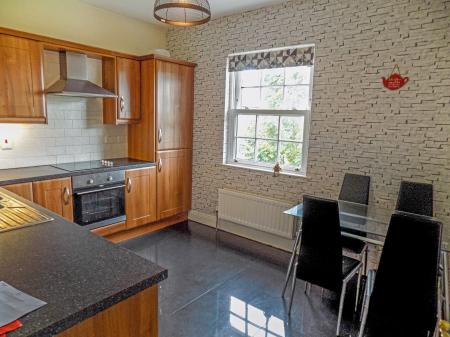2 bedroom Apartment to let in Breton Road, Lisburn, BT28