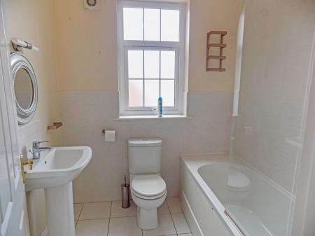 2 bedroom Apartment to let in Breton Road, Lisburn, BT28