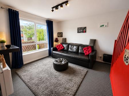 1 bedroom Town house to let in Warren Grove, Lisburn, BT28