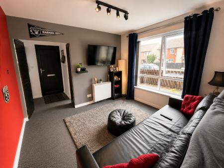 1 bedroom Town house to let in Warren Grove, Lisburn, BT28