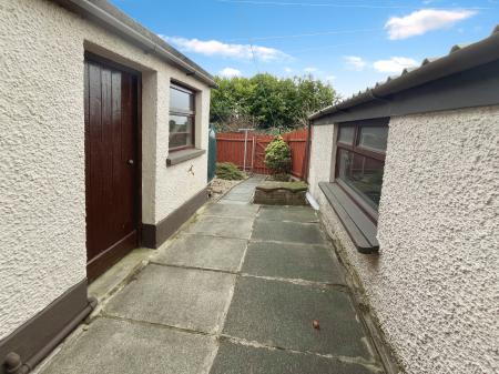 3 bedroom Terraced House to let in Granville Gardens, Banbridge, BT32