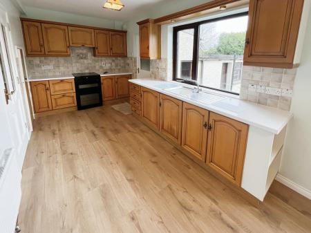 3 bedroom Terraced House to let in Granville Gardens, Banbridge, BT32