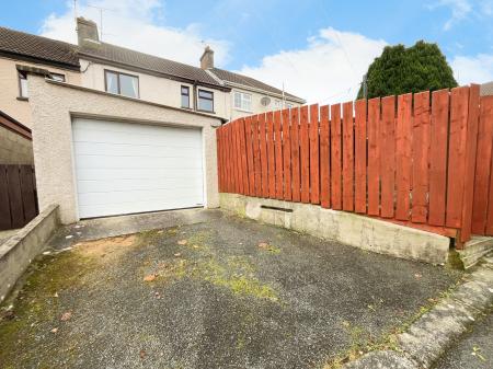 3 bedroom Terraced House to let in Granville Gardens, Banbridge, BT32