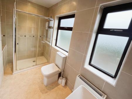 3 bedroom Terraced House to let in Granville Gardens, Banbridge, BT32