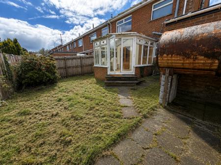 2 bedroom End of terrace house for sale in Kilwarlin Park, Hillsborough, BT26