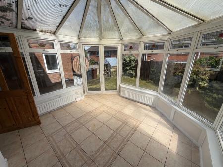 2 bedroom End of terrace house for sale in Kilwarlin Park, Hillsborough, BT26