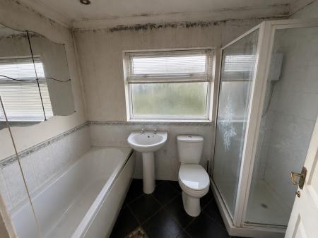 2 bedroom End of terrace house for sale in Kilwarlin Park, Hillsborough, BT26