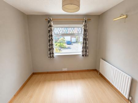 2 bedroom End of terrace house for sale in Kilwarlin Park, Hillsborough, BT26