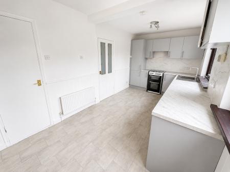 4 bedroom Terraced House for sale in Tirowen Drive, Lisburn, BT28