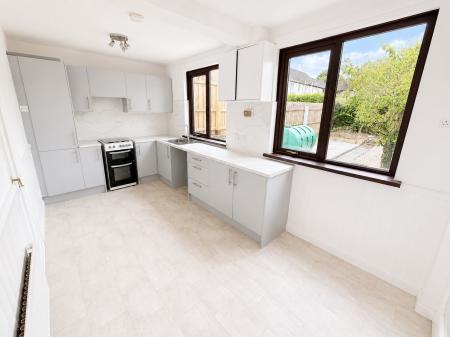 4 bedroom Terraced House for sale in Tirowen Drive, Lisburn, BT28