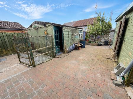 4 bedroom Semi-detached house for sale in White Rise, Dunmurry, BT17