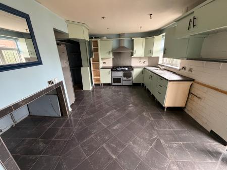 4 bedroom Semi-detached house for sale in White Rise, Dunmurry, BT17