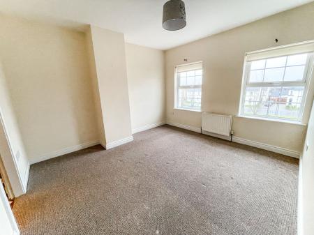 4 bedroom Town house to let in Berkeley Hall Square, Lisburn, BT27