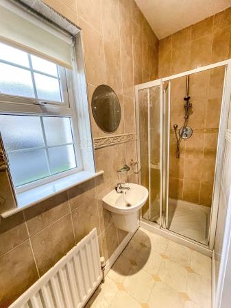 4 bedroom Town house to let in Berkeley Hall Square, Lisburn, BT27