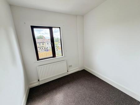 3 bedroom Terraced House to let in Strathearne Place, Lisburn, BT27