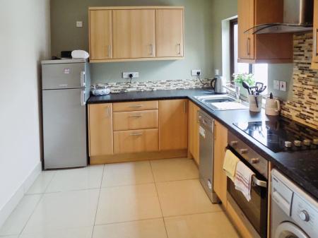 2 bedroom Terraced House to let in Moira Road, Lisburn, BT28