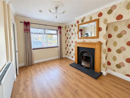 2 bedroom Terraced House to let in Moira Road, Lisburn, BT28