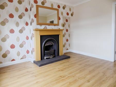 2 bedroom Terraced House to let in Moira Road, Lisburn, BT28