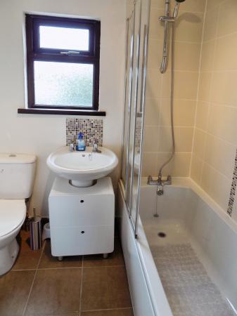 2 bedroom Terraced House to let in Moira Road, Lisburn, BT28