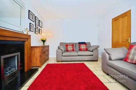 3 bedroom Detached house to let in Mornington View, Lisburn, BT28