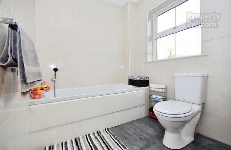 3 bedroom Detached house to let in Mornington View, Lisburn, BT28