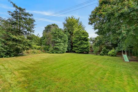 4 bedroom Bungalow for sale in Barnfield Road, Derriaghy, BT28