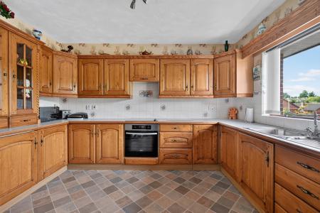 4 bedroom Bungalow for sale in Barnfield Road, Derriaghy, BT28