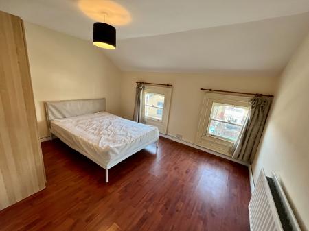 2 bedroom Flat to let in Bridge Street, Lisburn, BT28