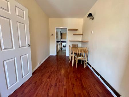 2 bedroom Flat to let in Bridge Street, Lisburn, BT28