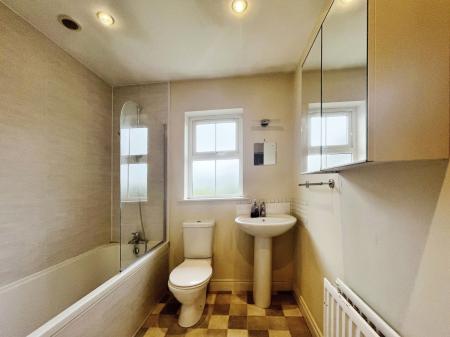 3 bedroom Town house to let in Mornington Avenue, Lisburn, BT28