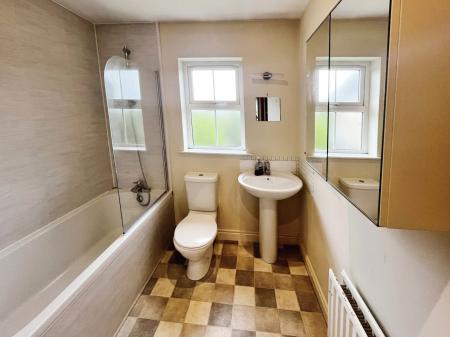 3 bedroom Town house to let in Mornington Avenue, Lisburn, BT28
