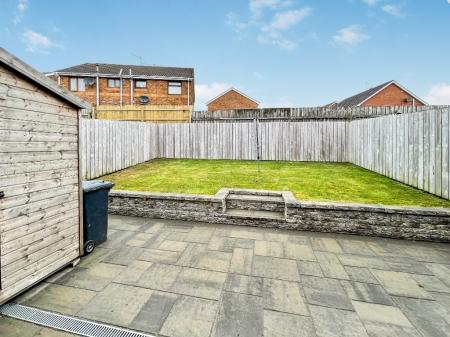 3 bedroom Semi-detached house to let in Glenwood Court, Lisburn, BT28