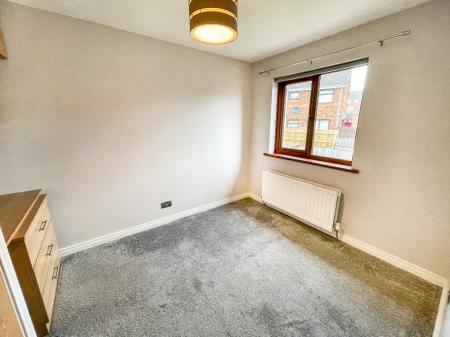 3 bedroom Semi-detached house to let in Glenwood Court, Lisburn, BT28