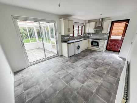 3 bedroom Semi-detached house to let in Old Mill Heights, Hillsborough, BT26