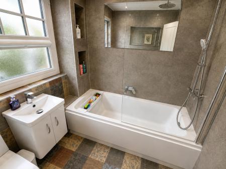 3 bedroom Bungalow for sale in Woodland Gardens, Lambeg, BT27