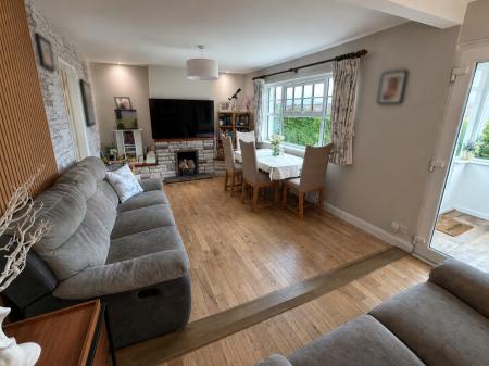 3 bedroom Bungalow for sale in Woodland Gardens, Lambeg, BT27
