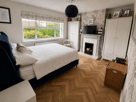 3 bedroom Bungalow for sale in Woodland Gardens, Lambeg, BT27
