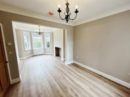 3 bedroom Semi-detached house to let in Hillsborough Road, Lisburn, BT28