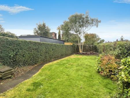 3 bedroom Semi-detached house to let in Hillsborough Road, Lisburn, BT28