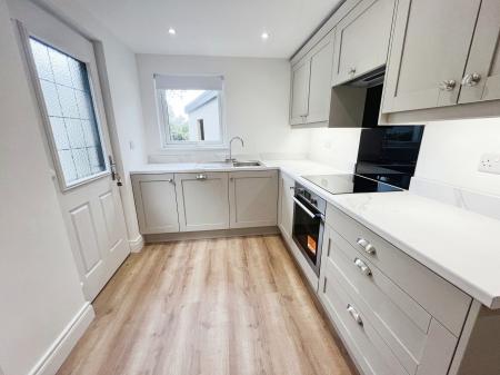 3 bedroom Semi-detached house to let in Hillsborough Road, Lisburn, BT28