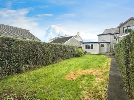 3 bedroom Semi-detached house to let in Hillsborough Road, Lisburn, BT28