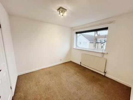 3 bedroom Semi-detached house to let in Thornleigh Park, Lisburn, BT28