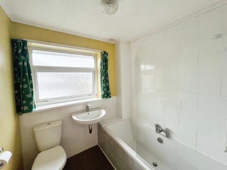 3 bedroom Semi-detached house to let in Thornleigh Park, Lisburn, BT28