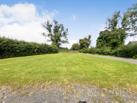 3 bedroom Bungalow to let in Bresagh Road, Lisburn, BT27