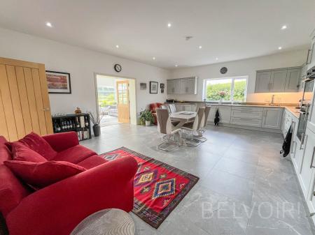 3 bedroom Bungalow to let in Bresagh Road, Lisburn, BT27