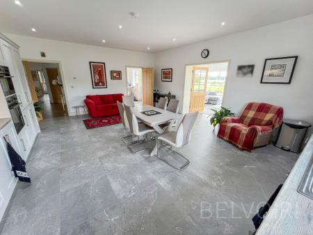 3 bedroom Bungalow to let in Bresagh Road, Lisburn, BT27