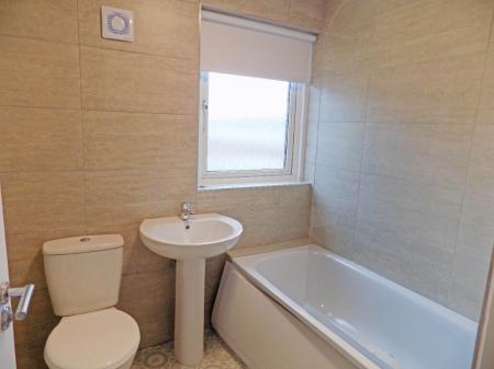 4 bedroom Terraced House to let in Glenwood Park, Dunmurry, BT17