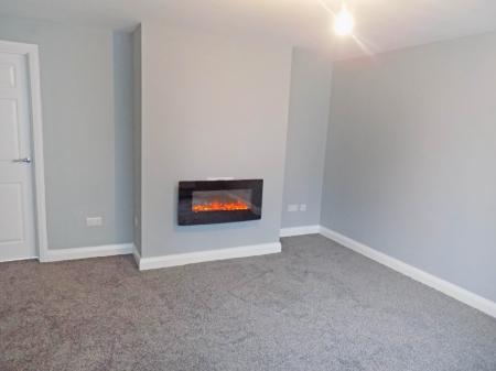 4 bedroom Terraced House to let in Glenwood Park, Dunmurry, BT17